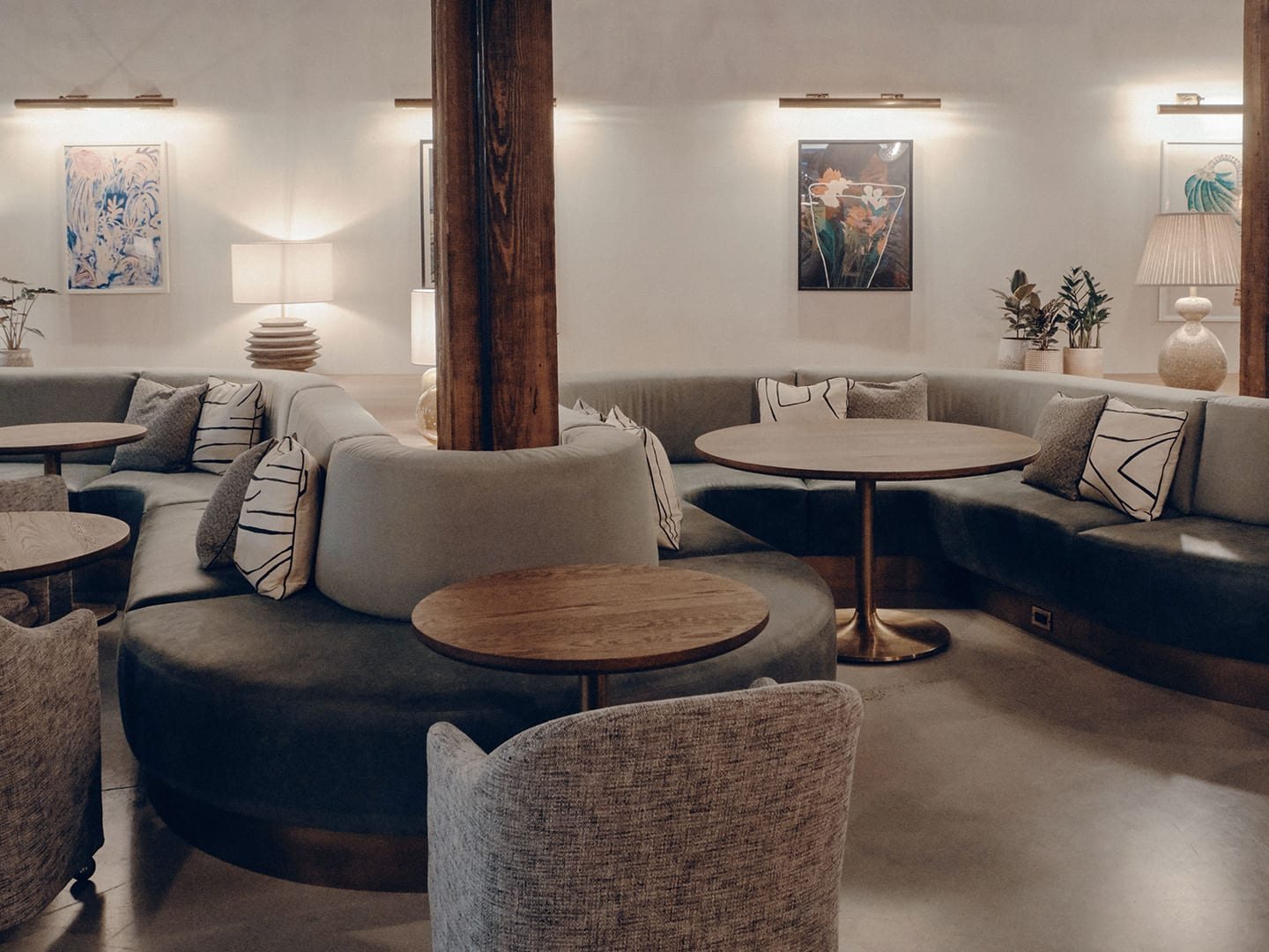 1 Person Coworking Desk