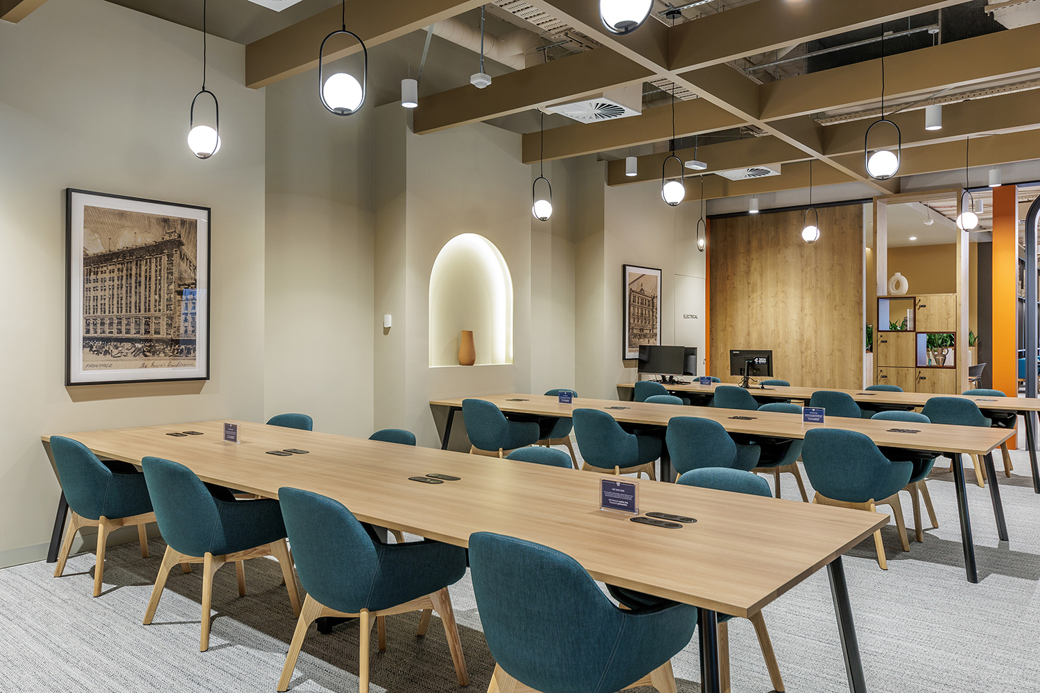 21 Person Private Office