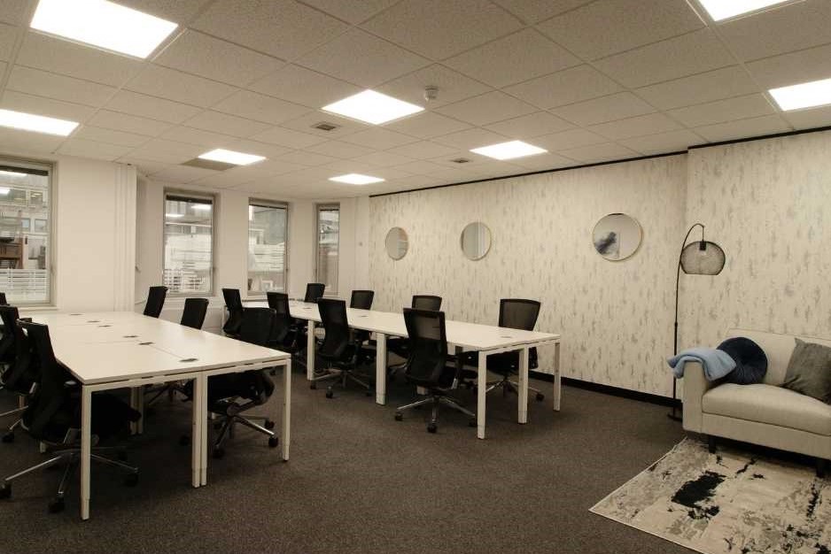 25 Person Private Office