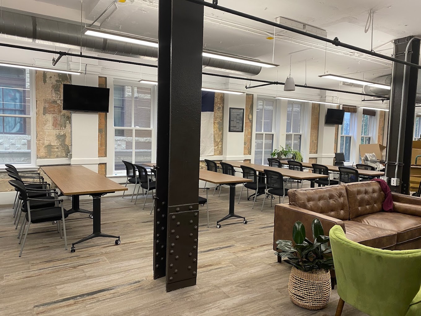 1 Person Coworking Desk