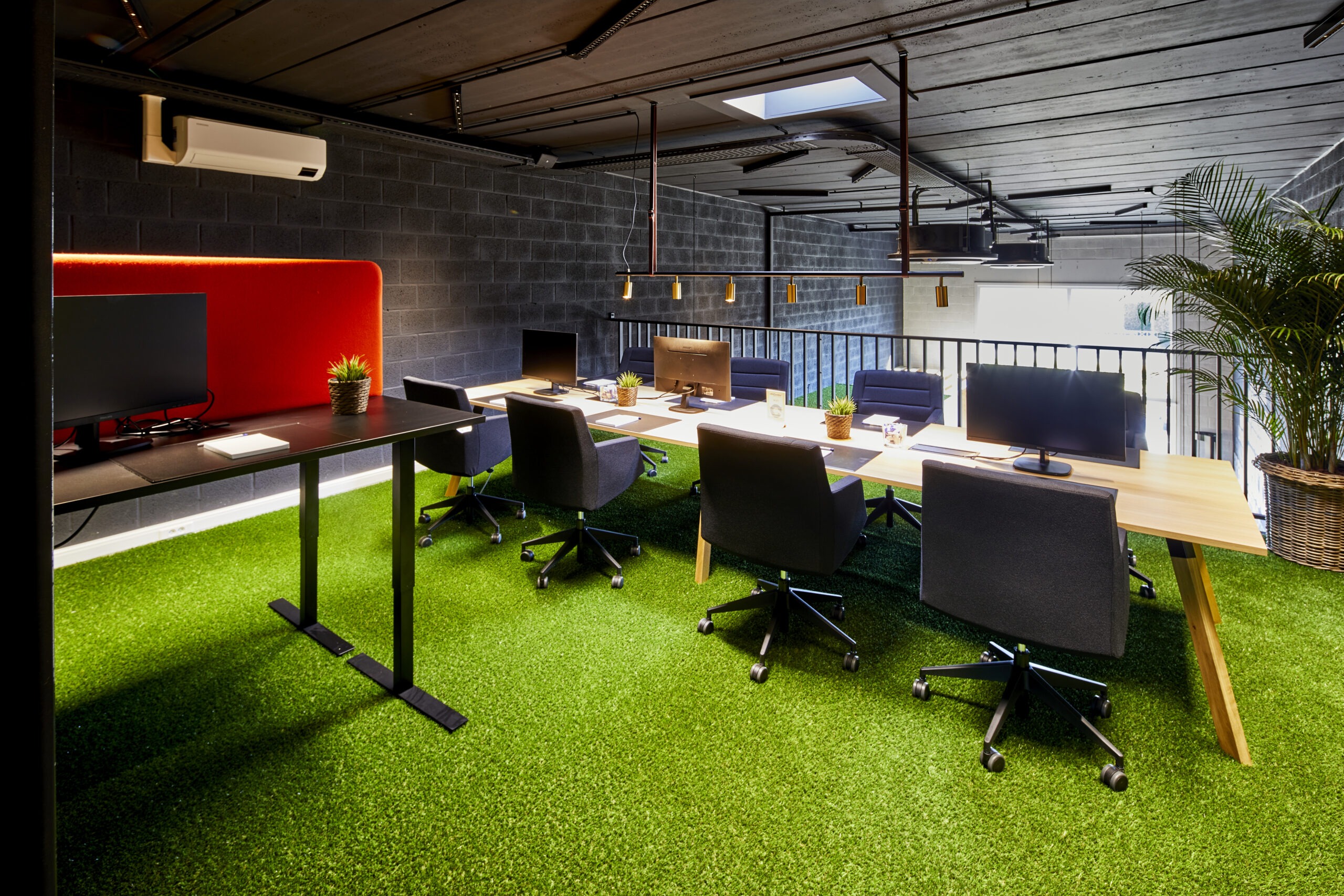 1 Person Shared Office