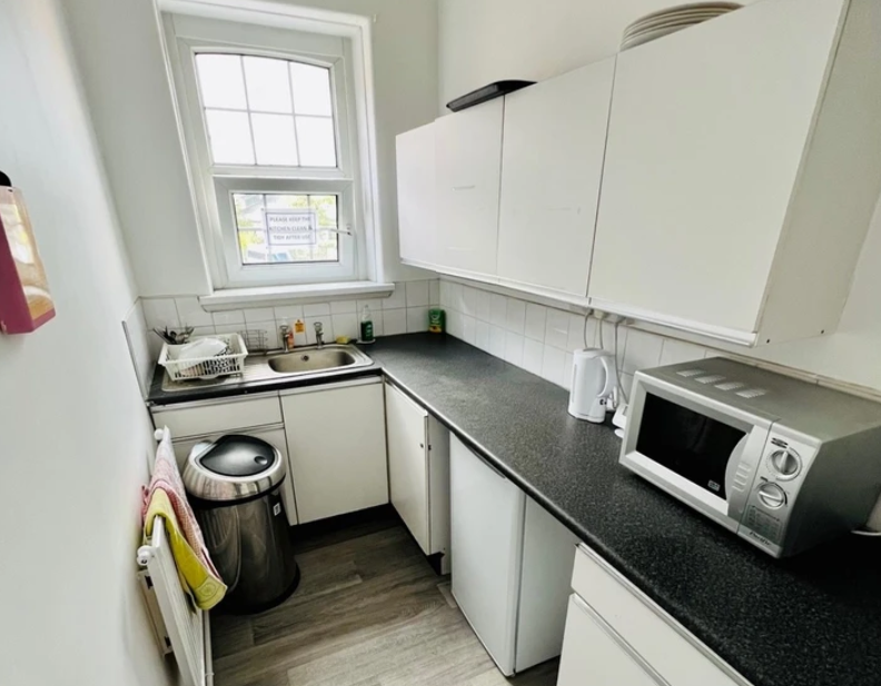 1 Person Private Office