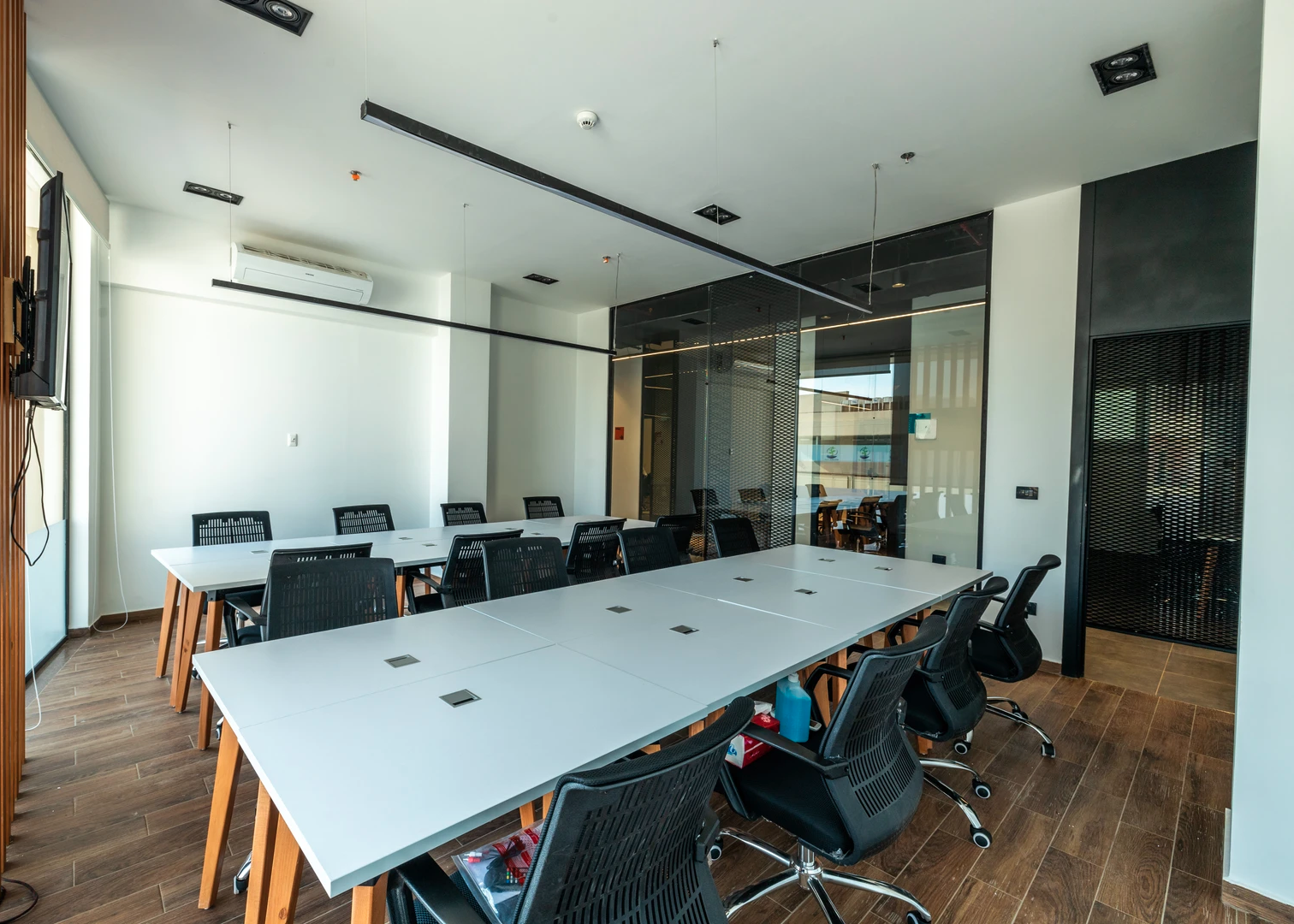 7 Person Private Office