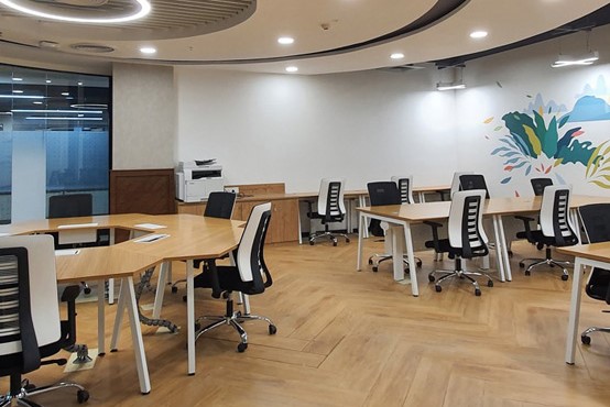 1 Person Coworking Desk