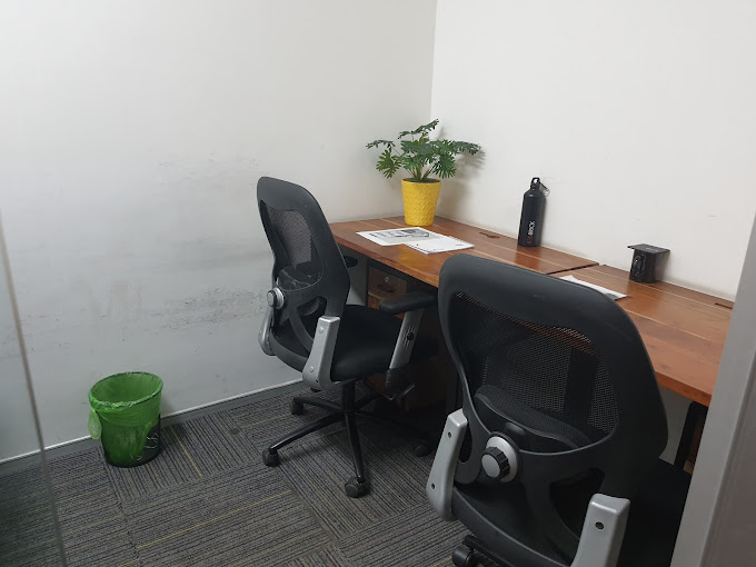 1 Person Coworking Desk