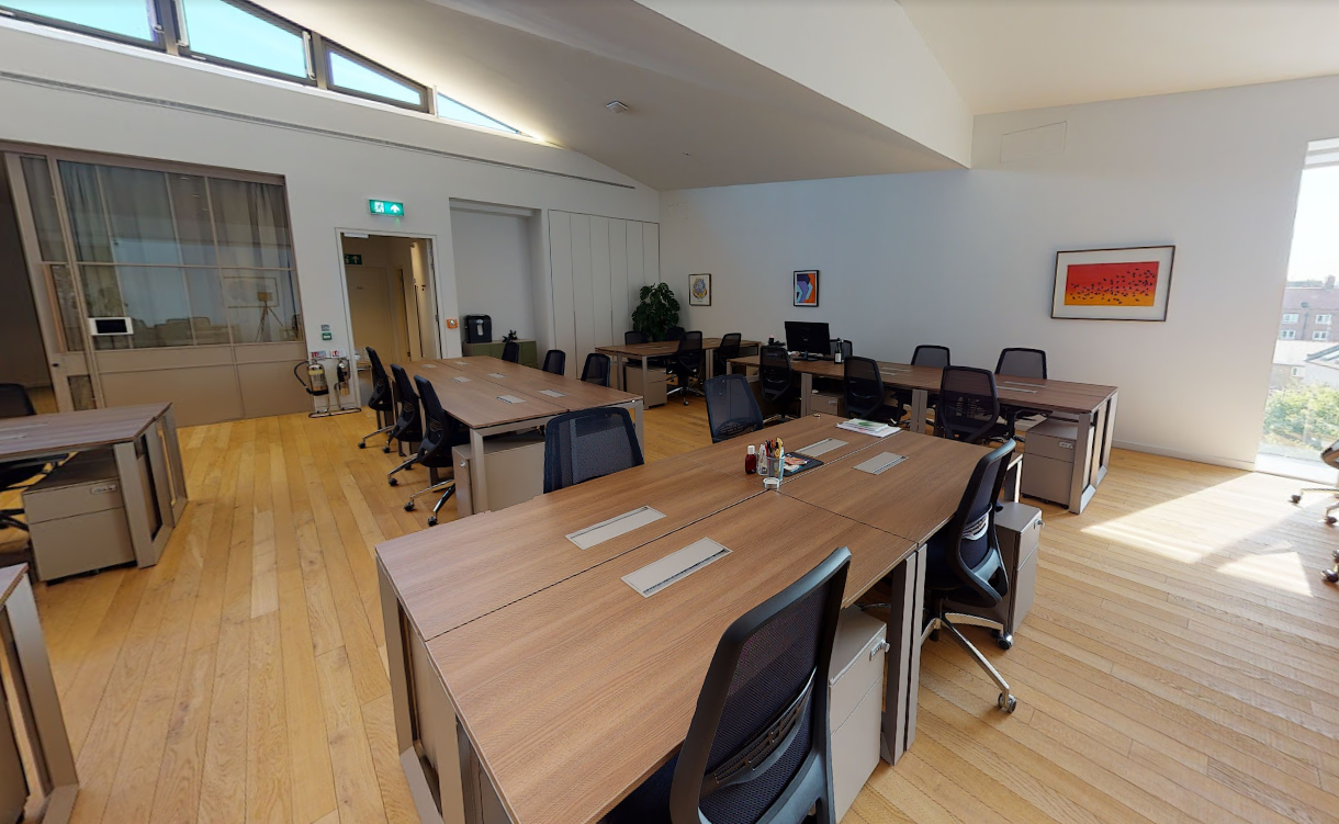 23 Person Private Office