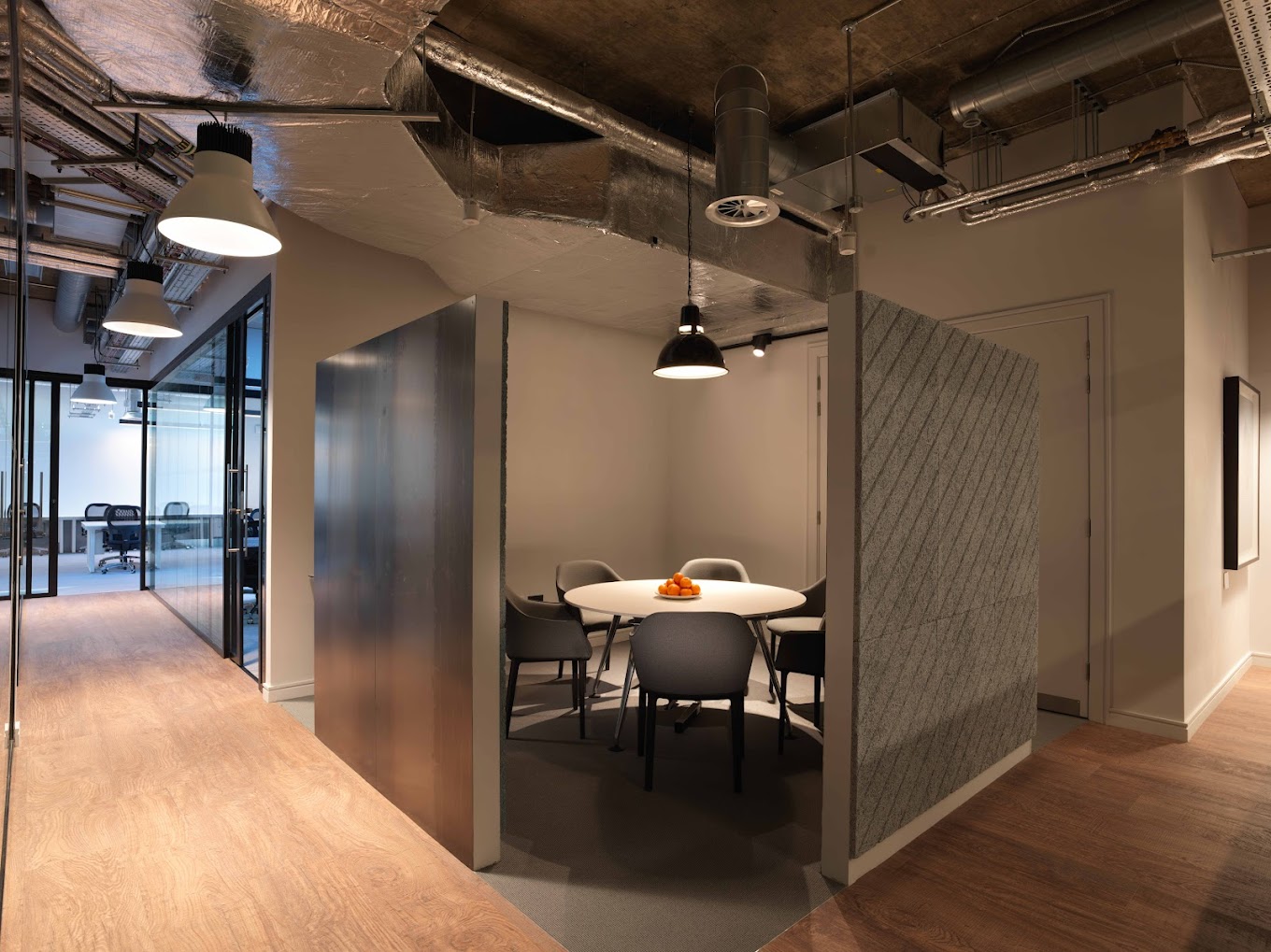 32 Person Private Office