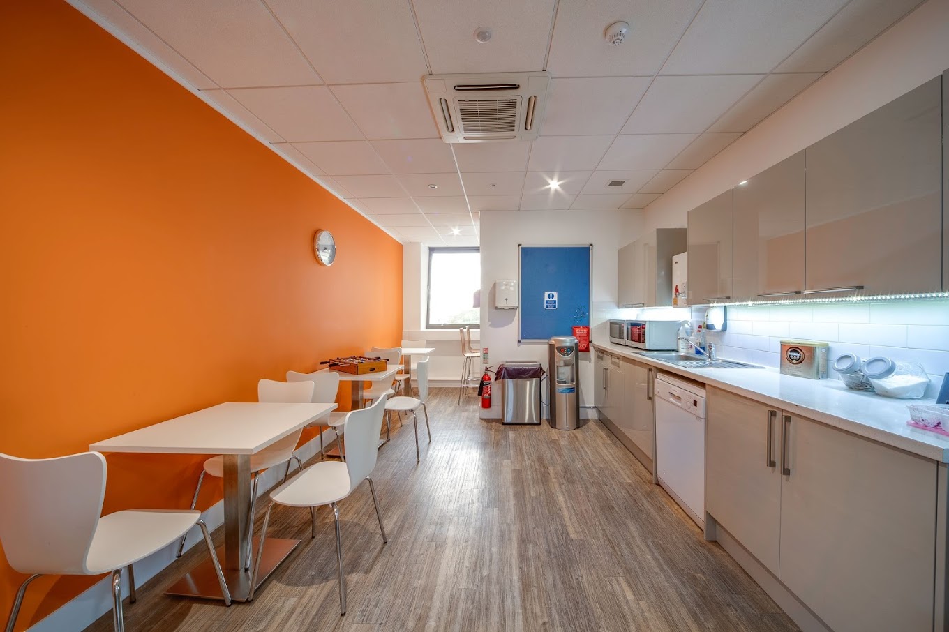 4 Person Coworking Desk