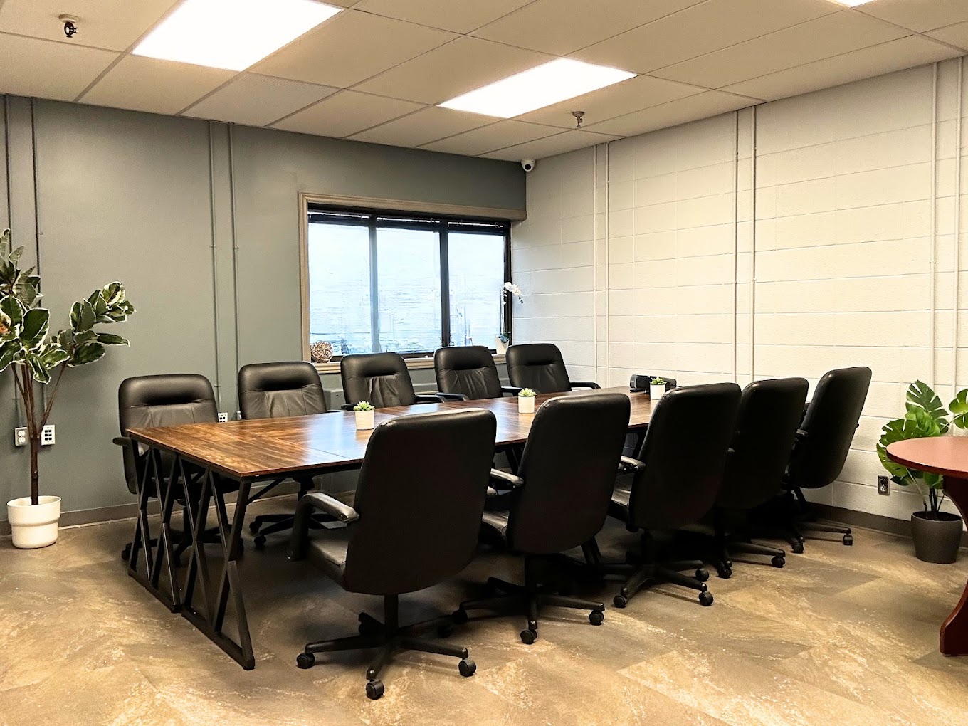 3 Person Coworking Desk