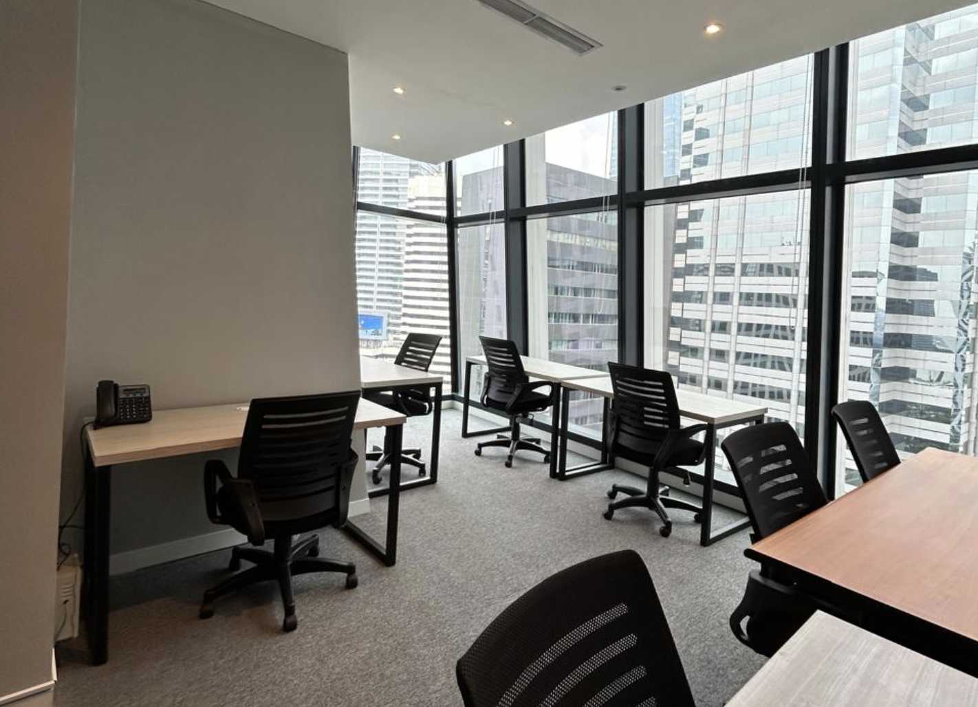 25 Person Private Office