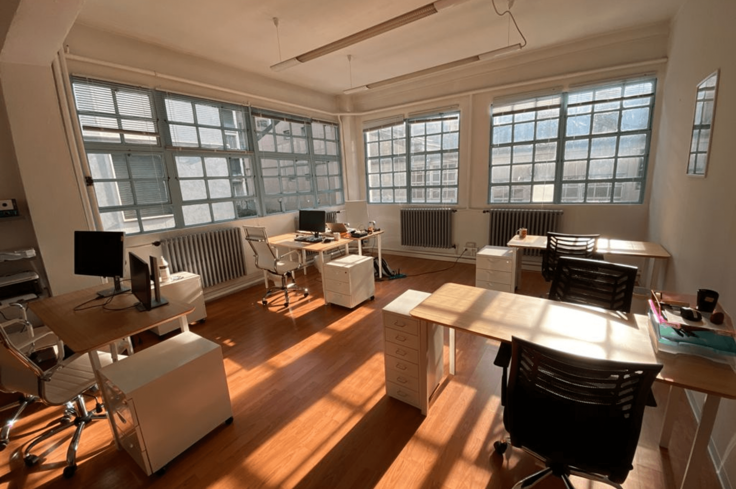 1 Person Coworking Desk