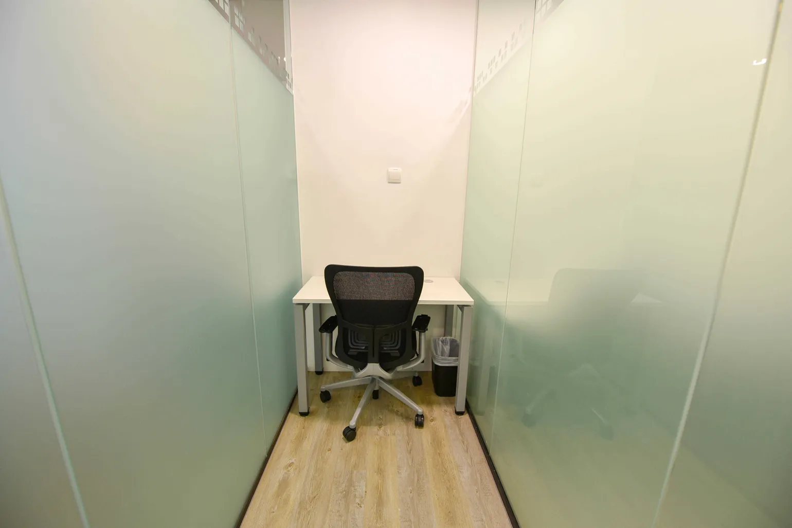1 Person Private Office
