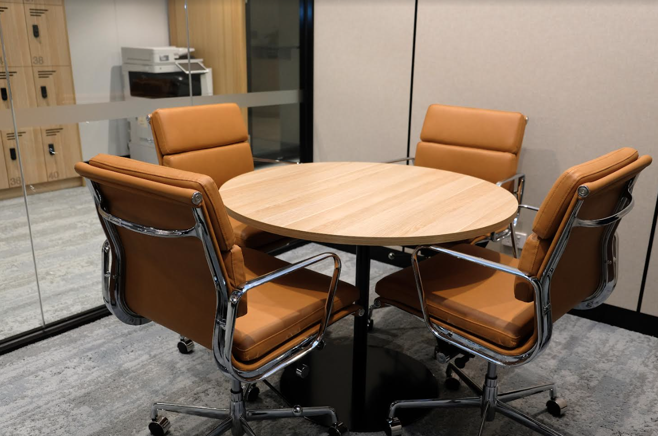 4 Person Coworking Desk