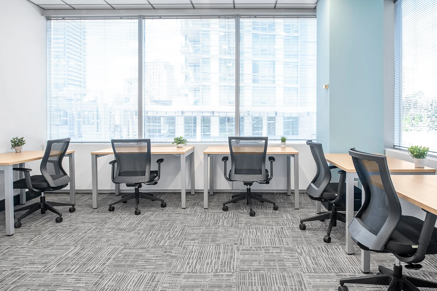 4 Person Coworking Desk