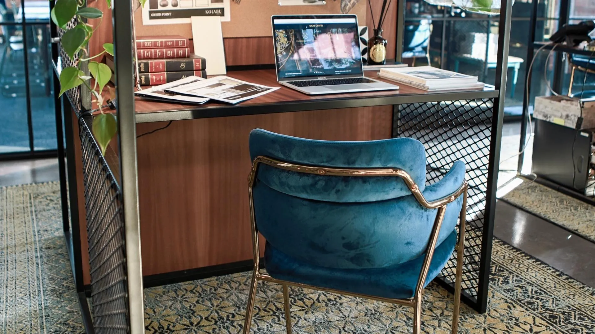 1 Person Coworking Desk