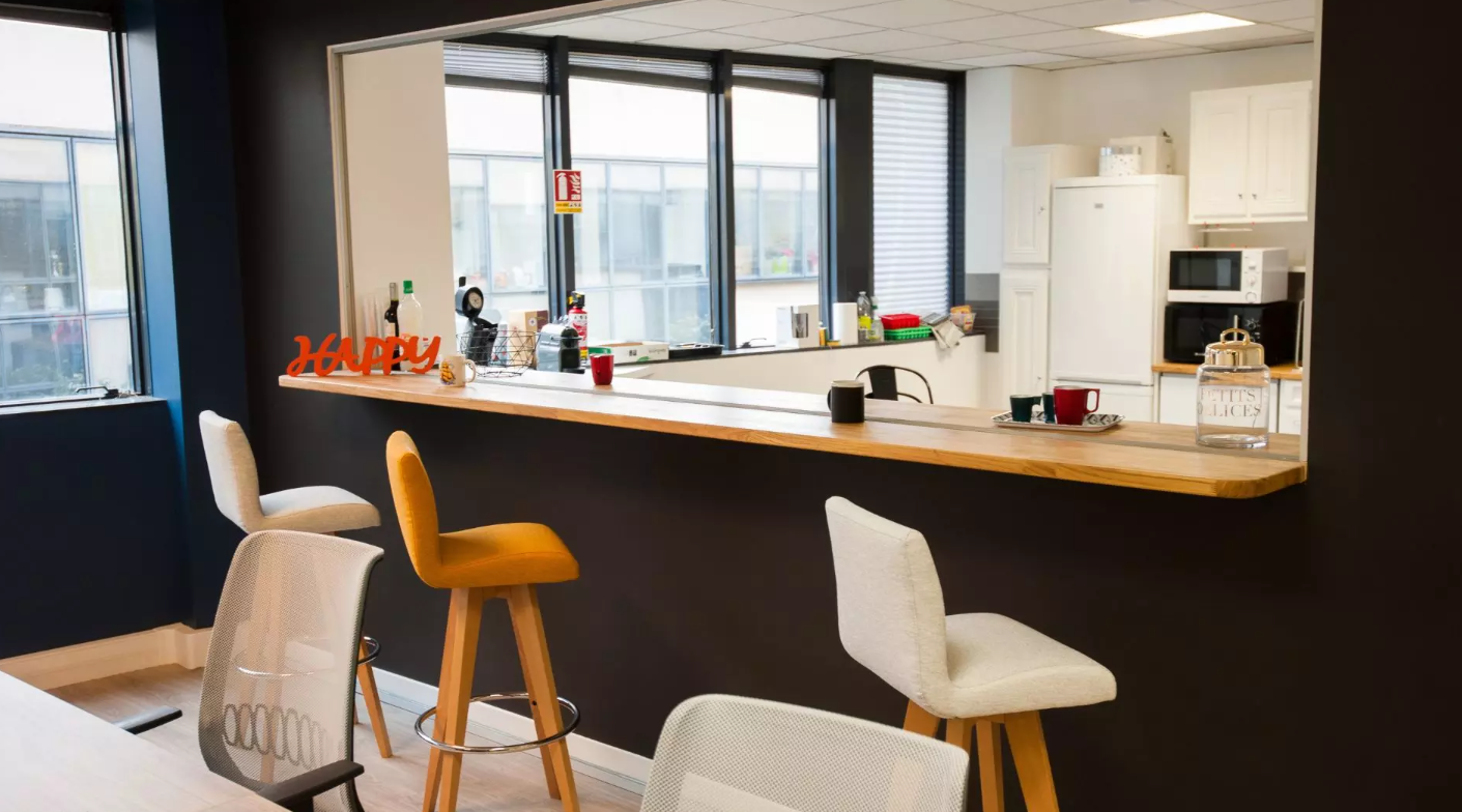 4 Person Coworking Desk