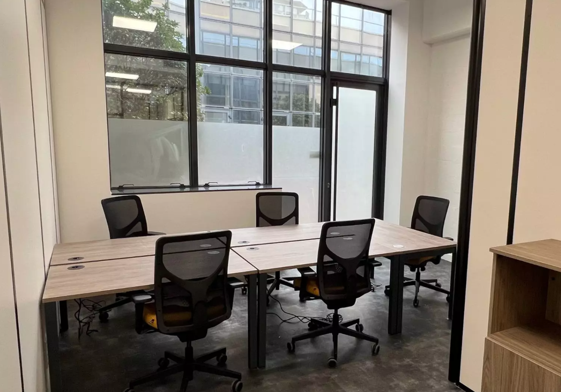 5 Person Coworking Desk