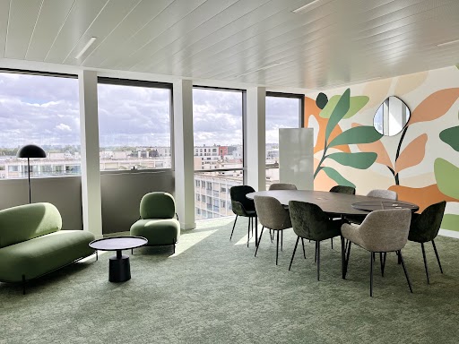 15 Person Coworking Desk