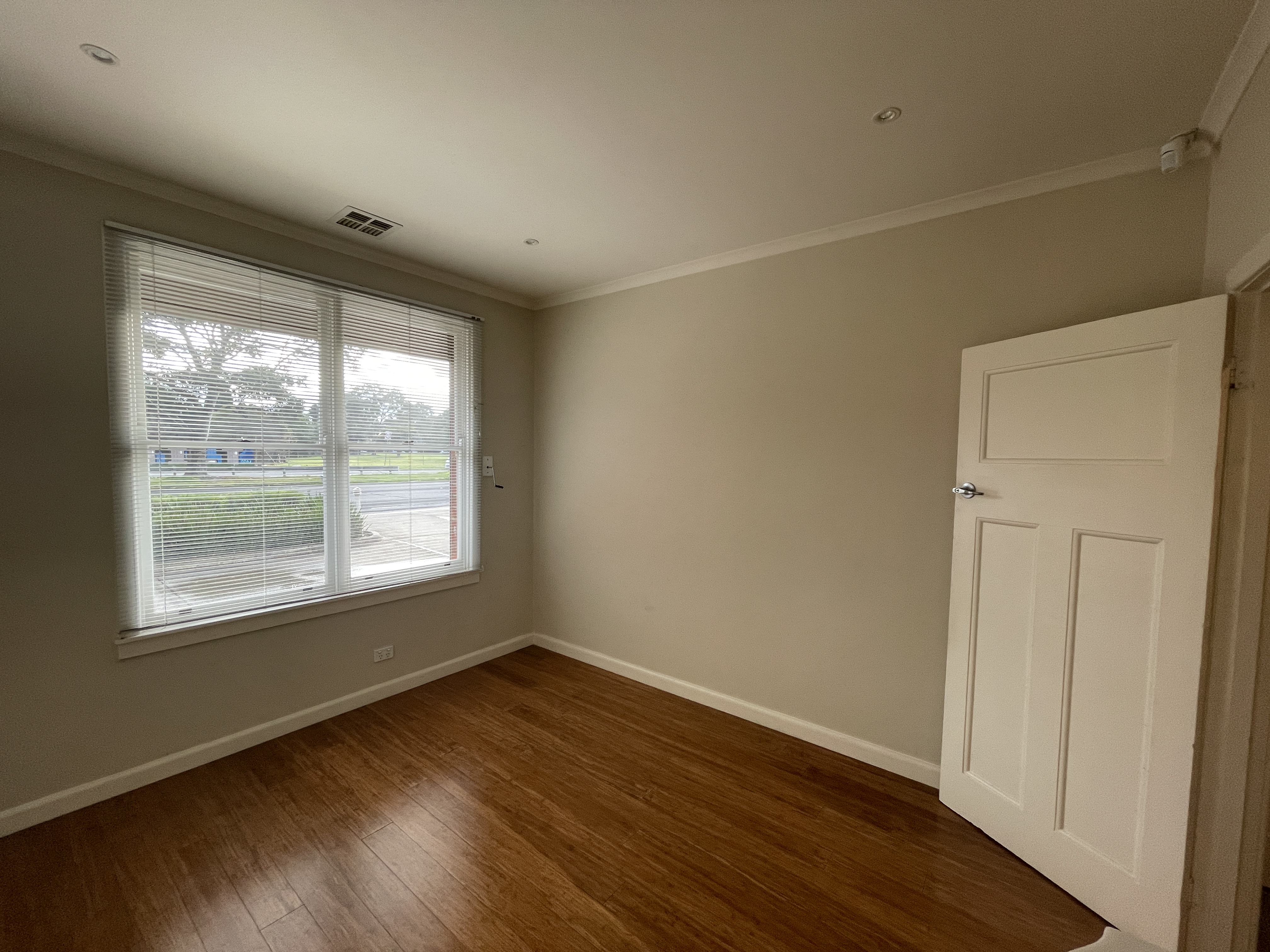 1 Person Private Office