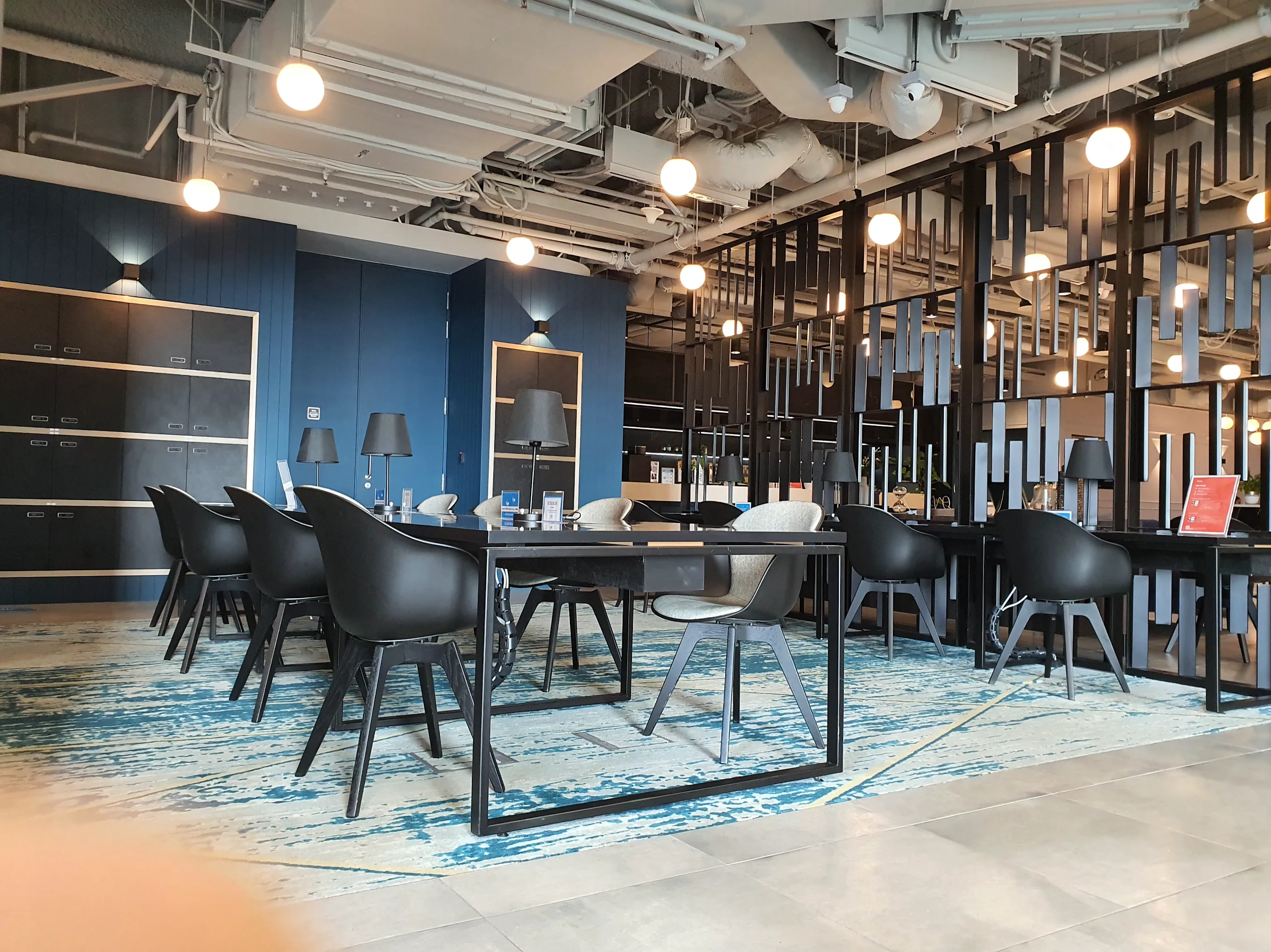 1 Person Coworking Desk