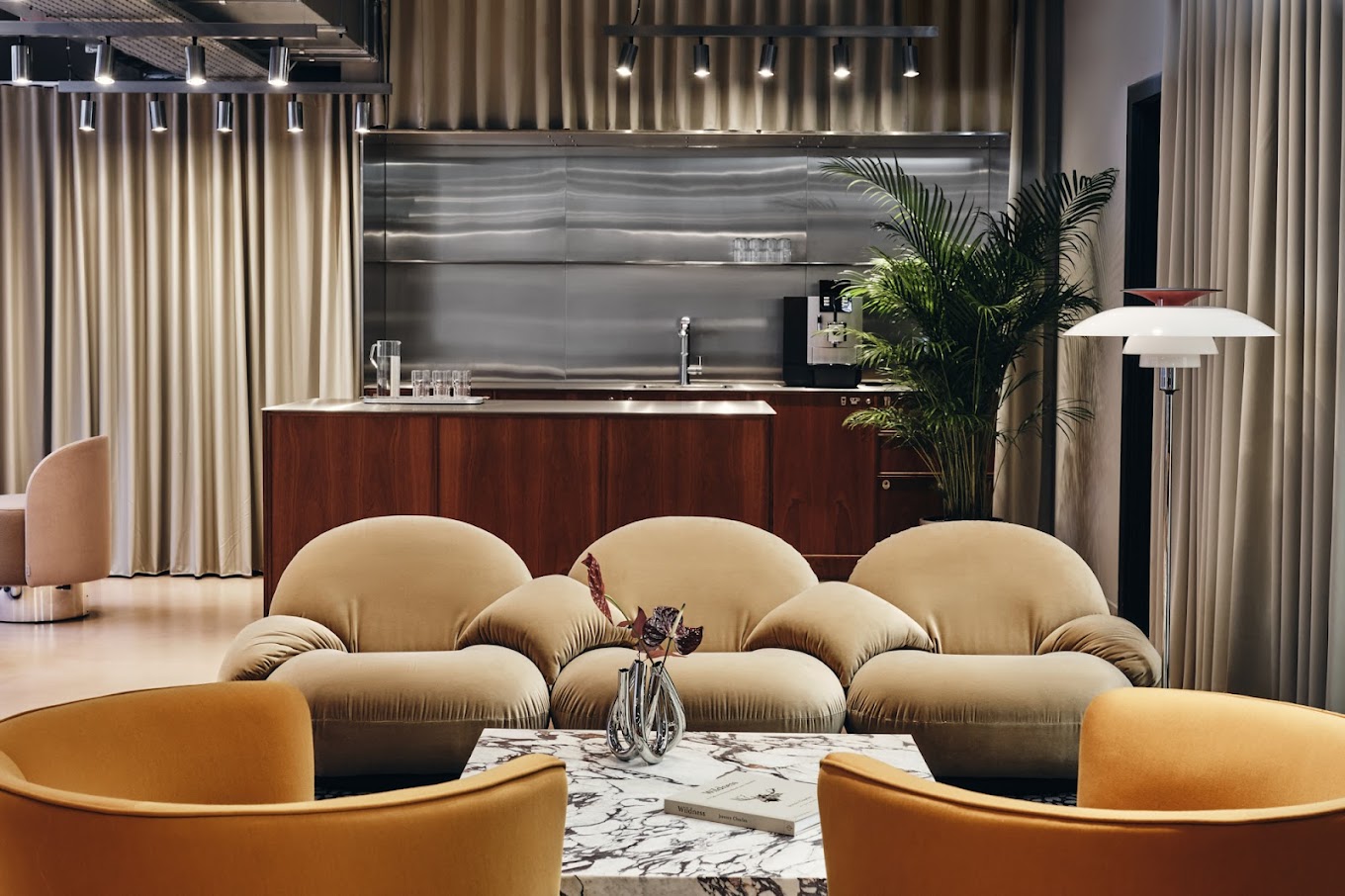 28 Person Enterprise Suite