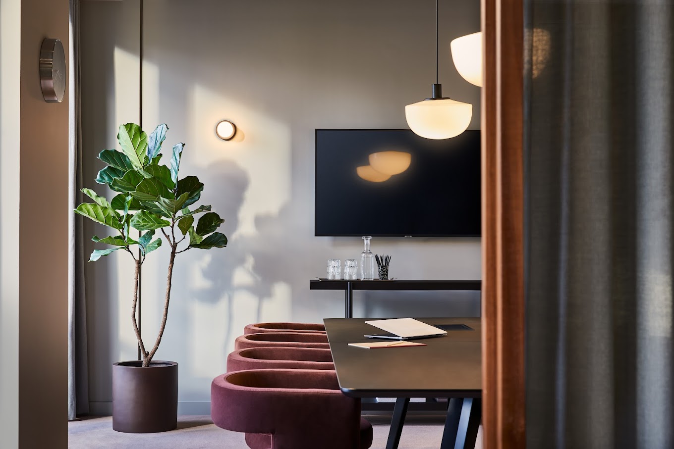 36 Person Private Office