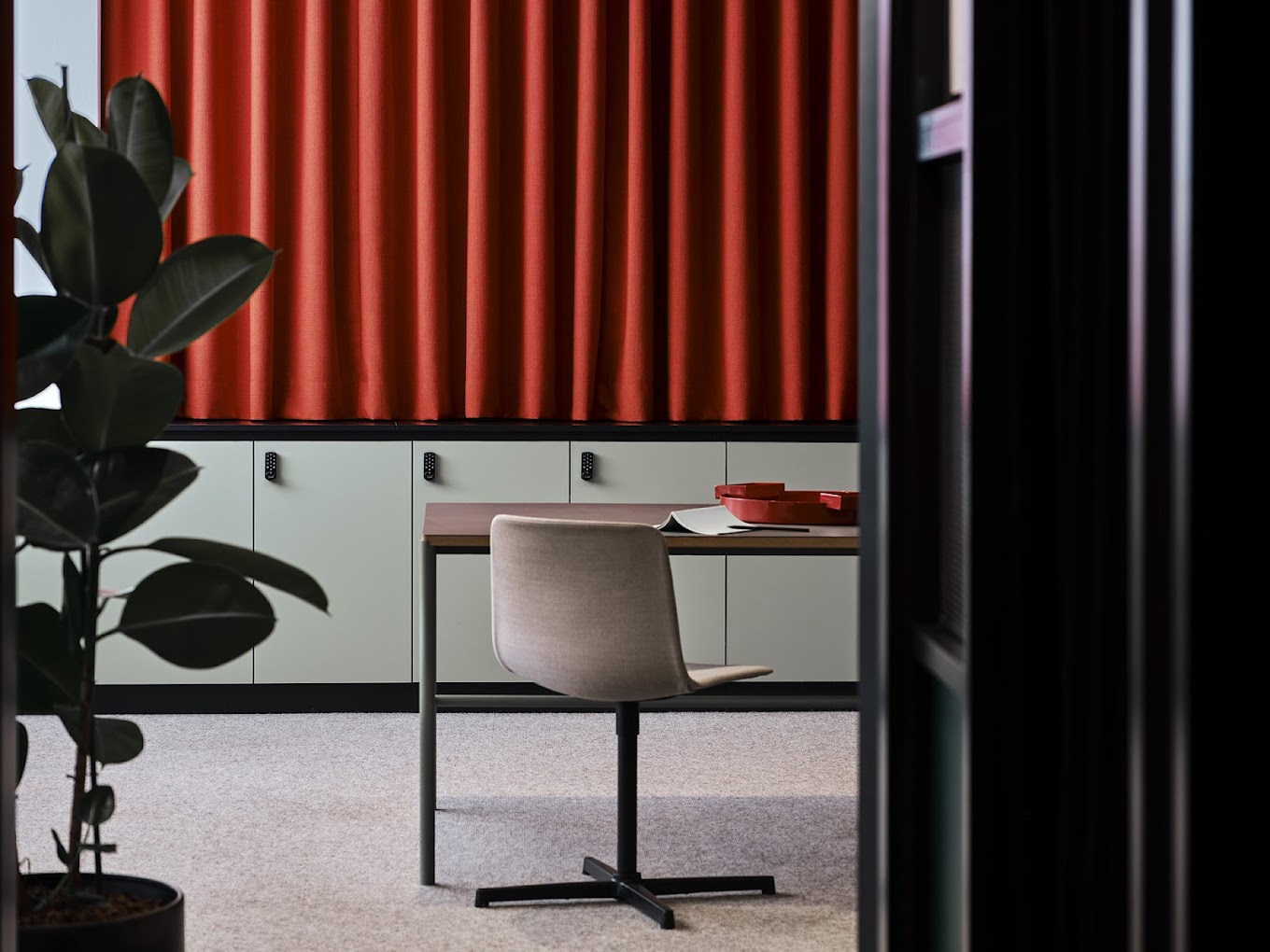 1 Person Coworking Desk