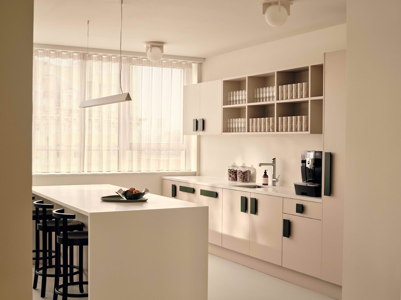 24 Person Enterprise Suite