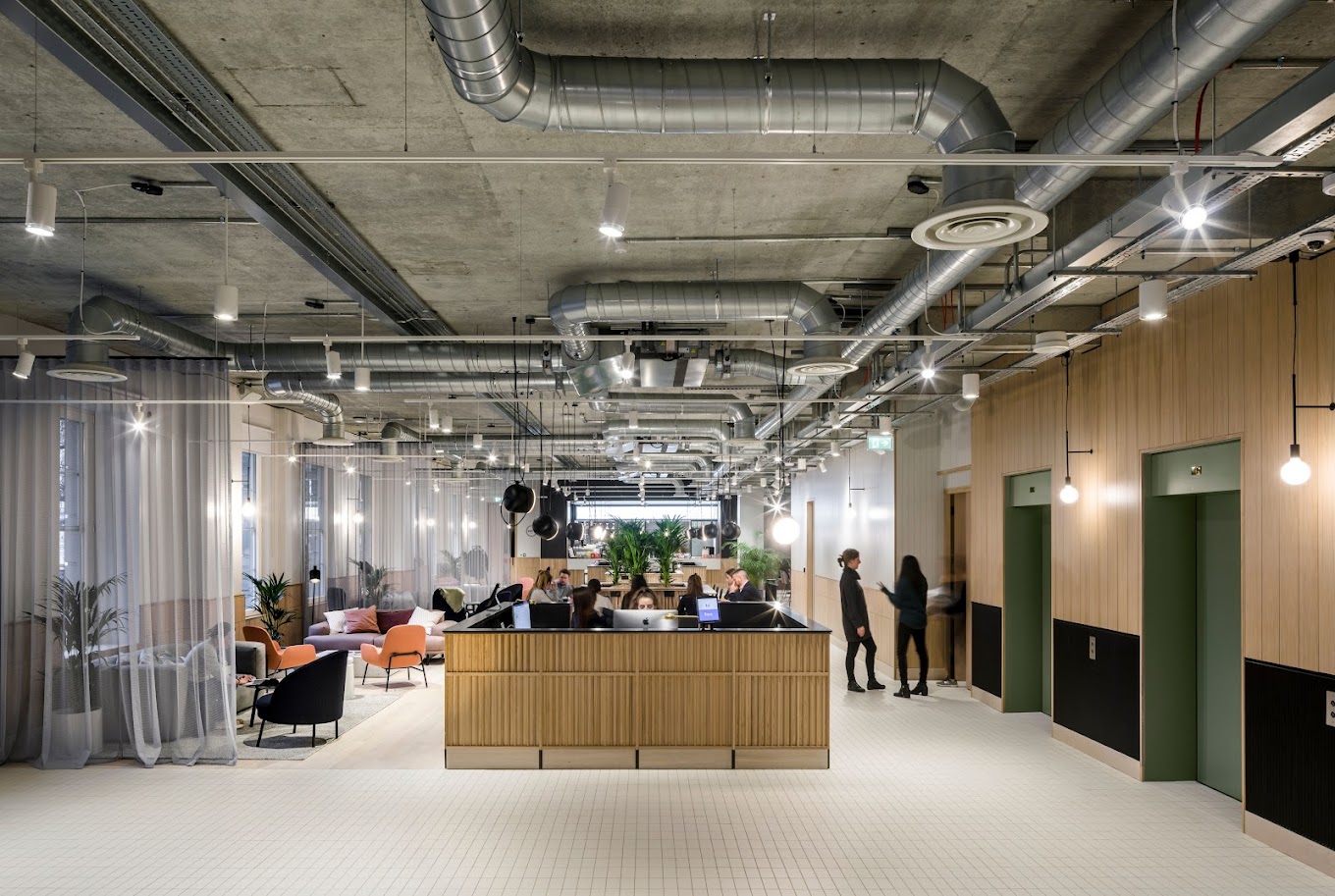 4 Person Coworking Desk