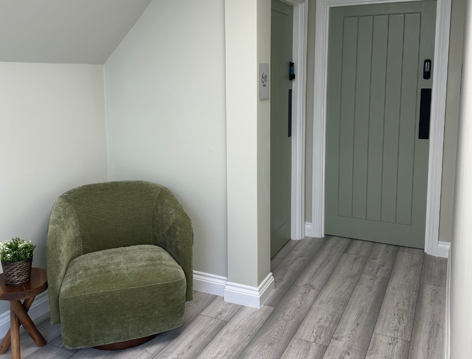 5 Person Private Office