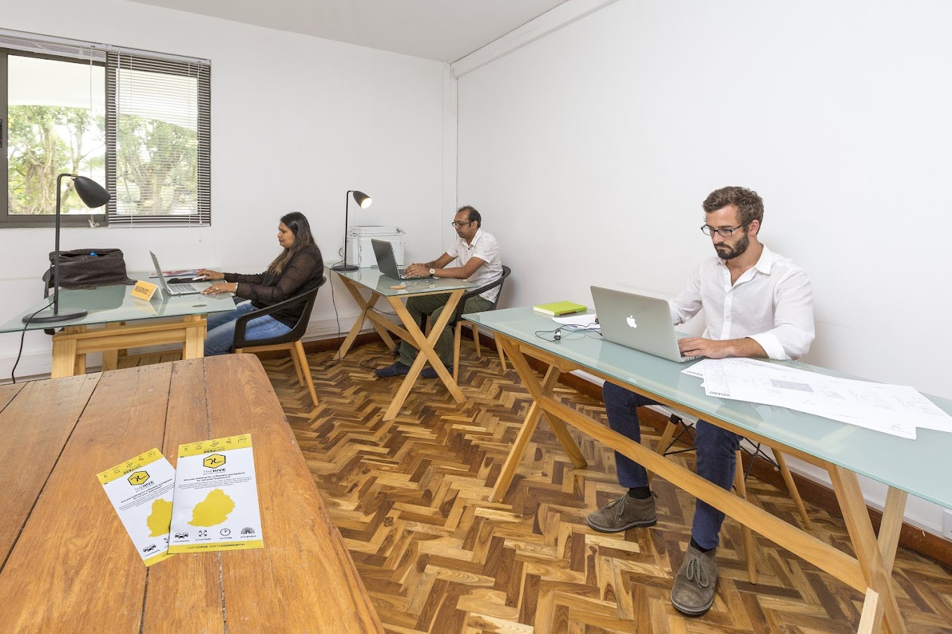 4 Person Coworking Desk