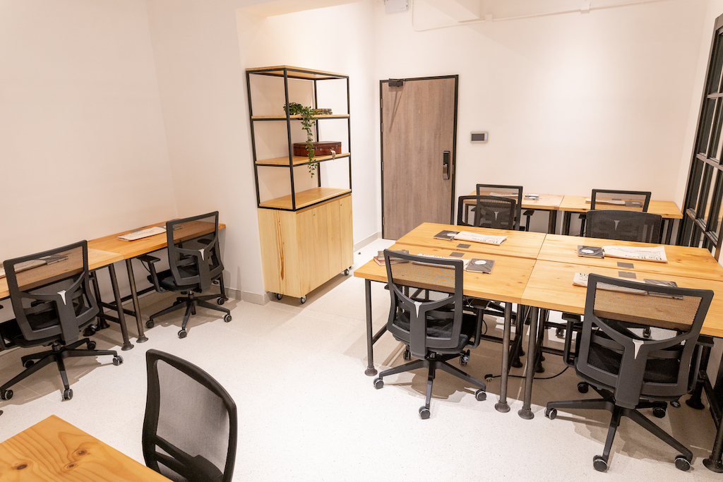 5 Person Private Office