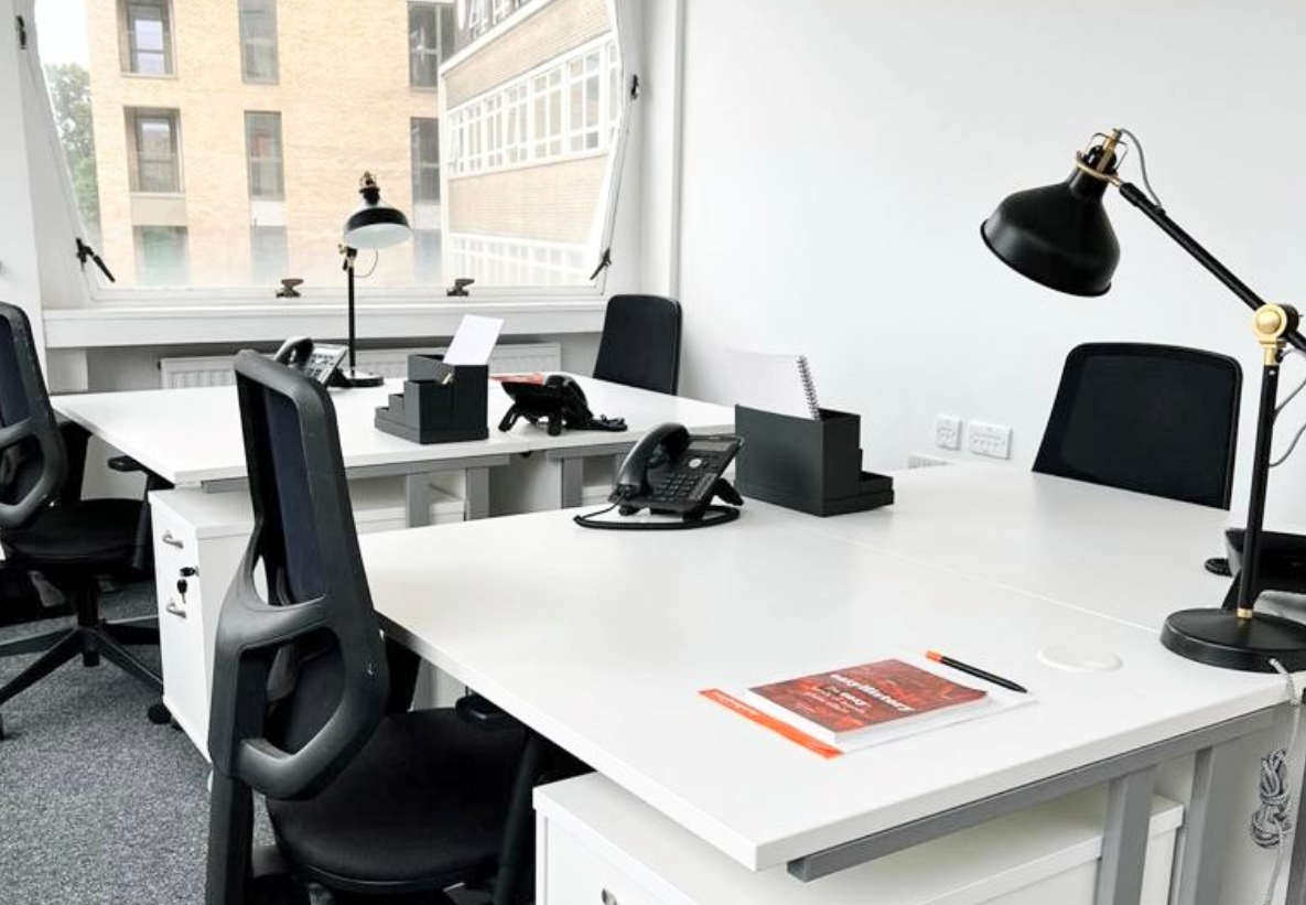 1 Person Coworking Desk