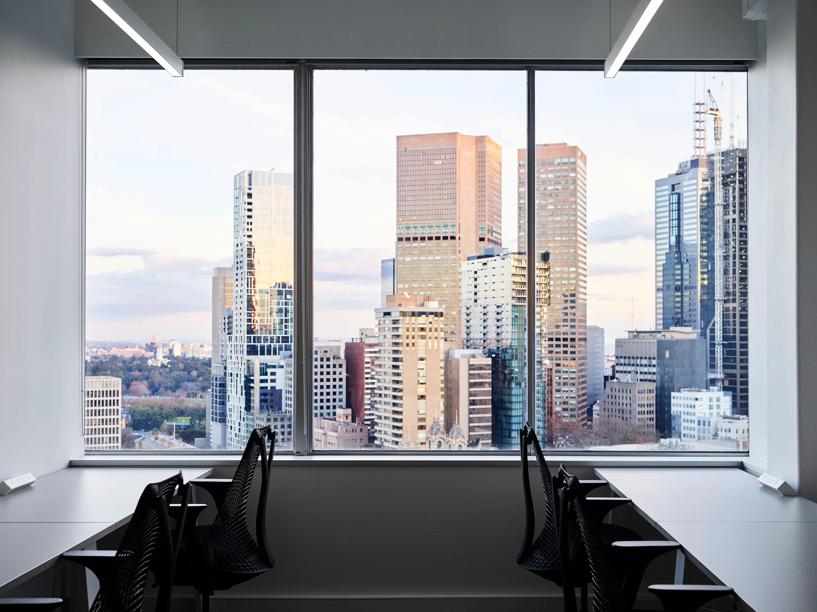 4 Person Coworking Desk