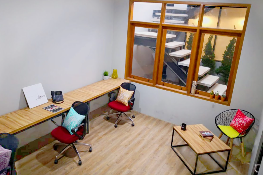 4 Person Private Office