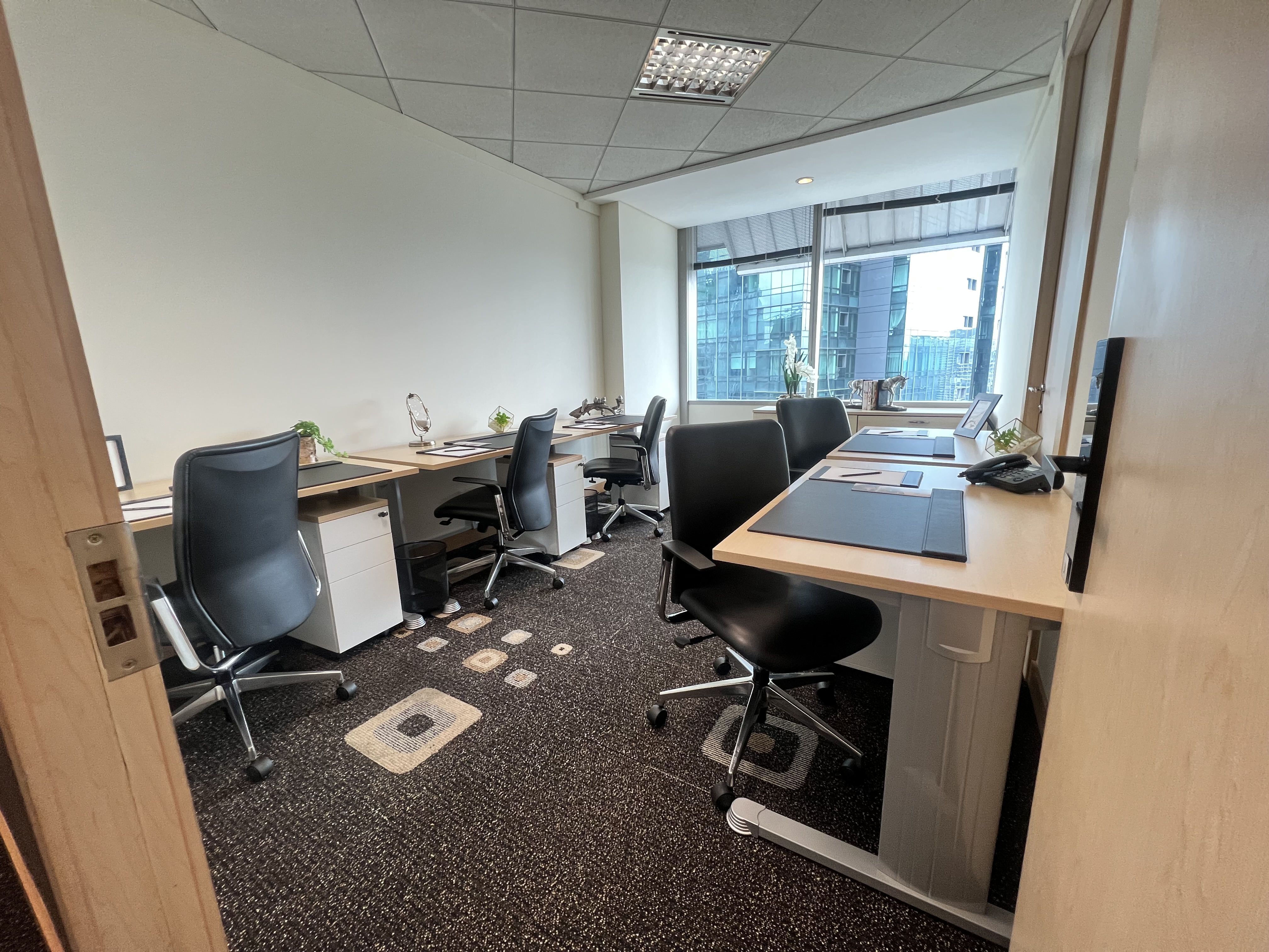 8 Person Private Office