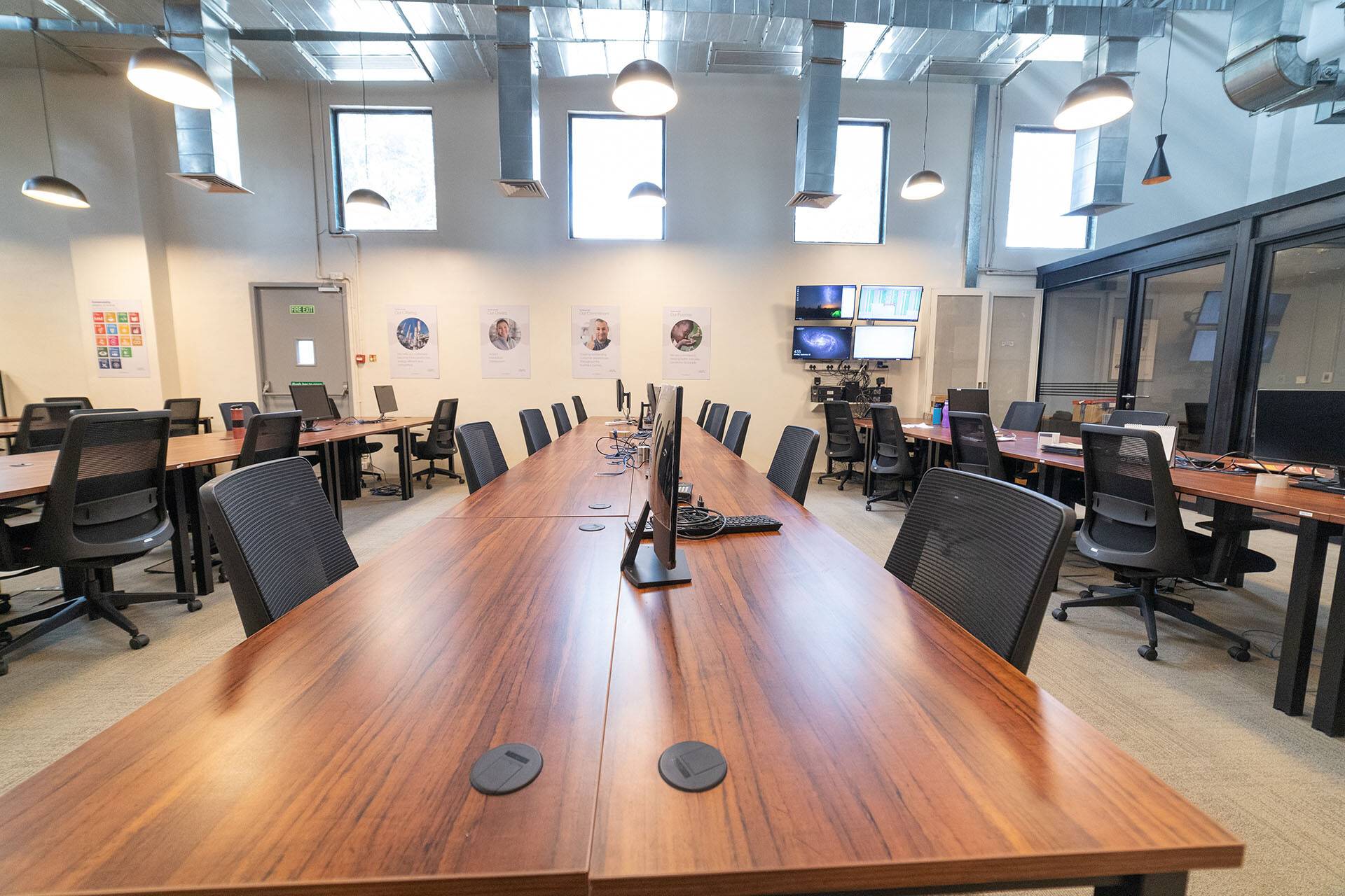 3 Person Coworking Space at The Mills At Rbcc Behind Sheraton Grand ...