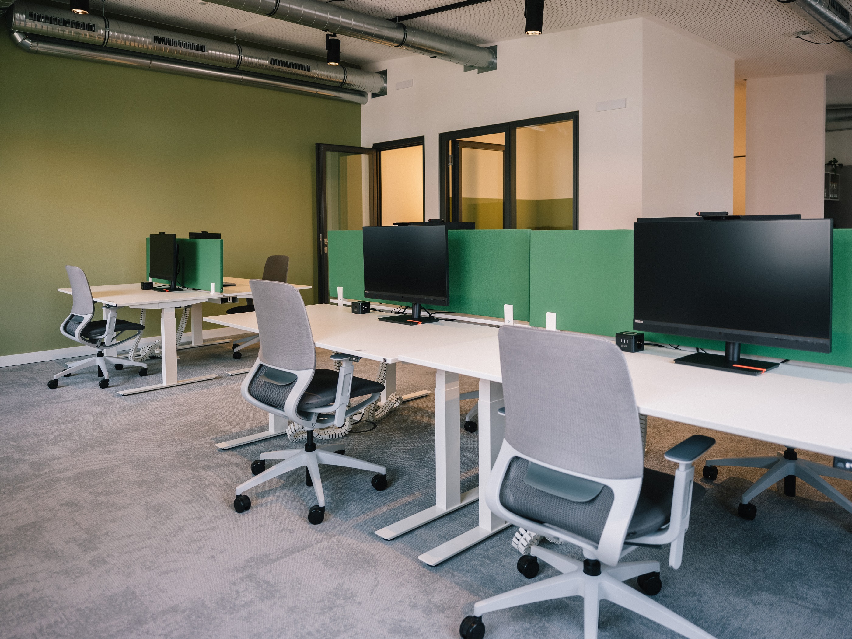 1 Person Coworking Desk