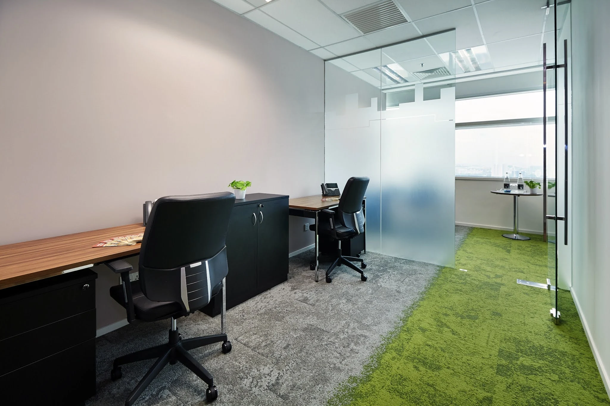 5 Person Private Office