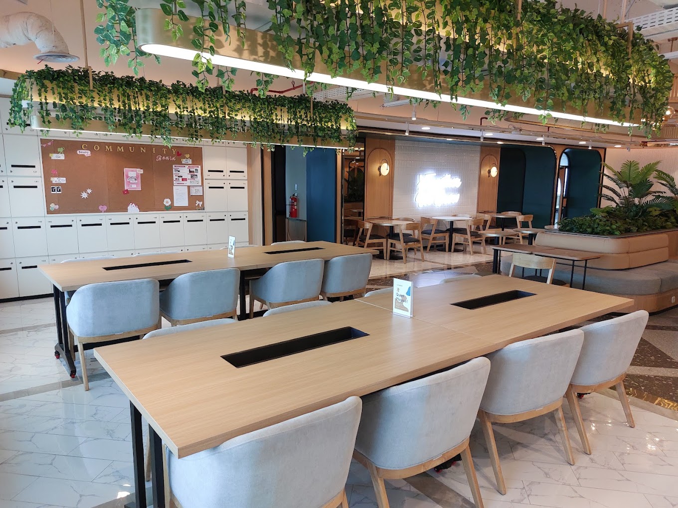 13 Person Private Office