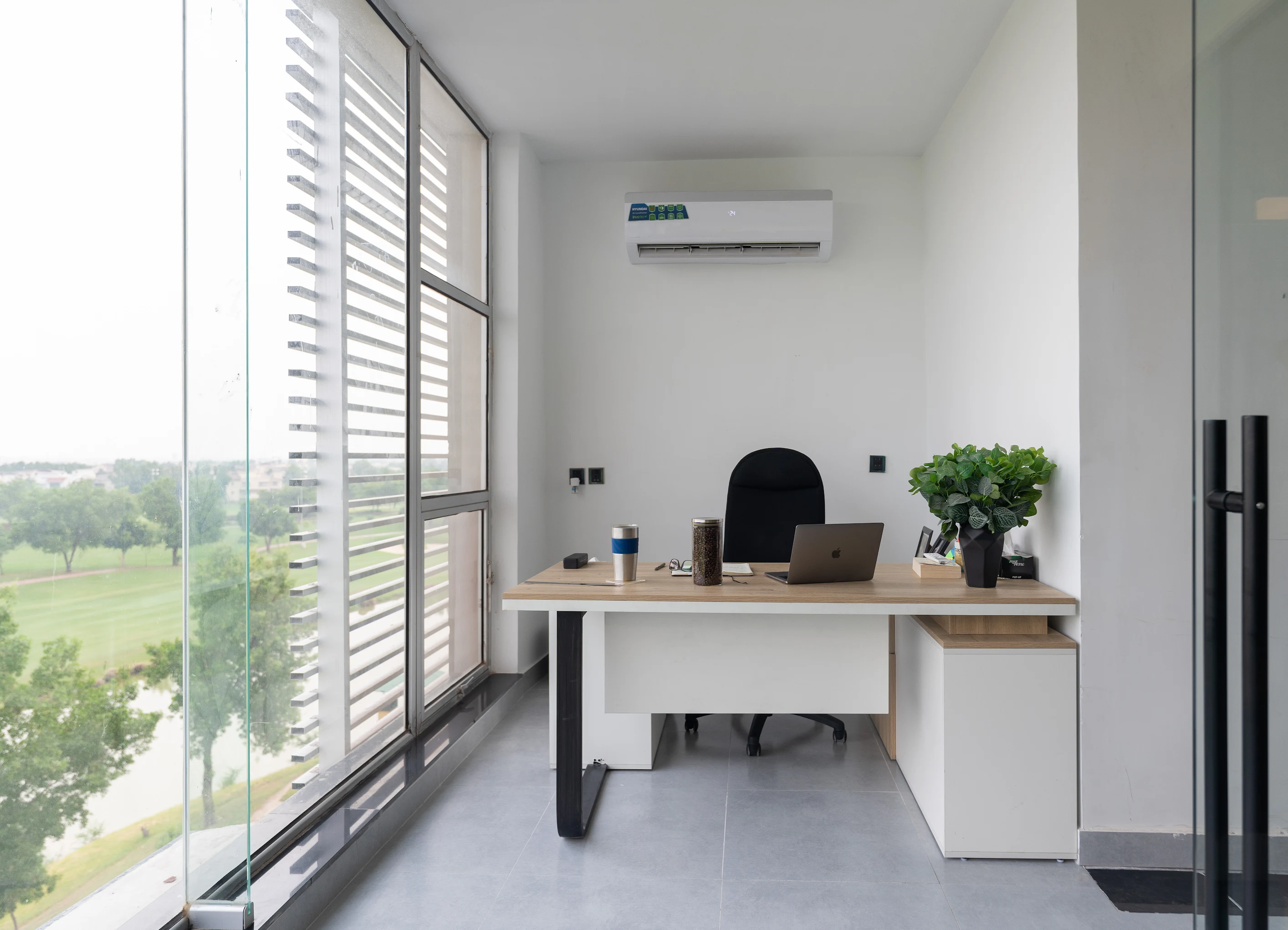 1 Person Coworking Desk