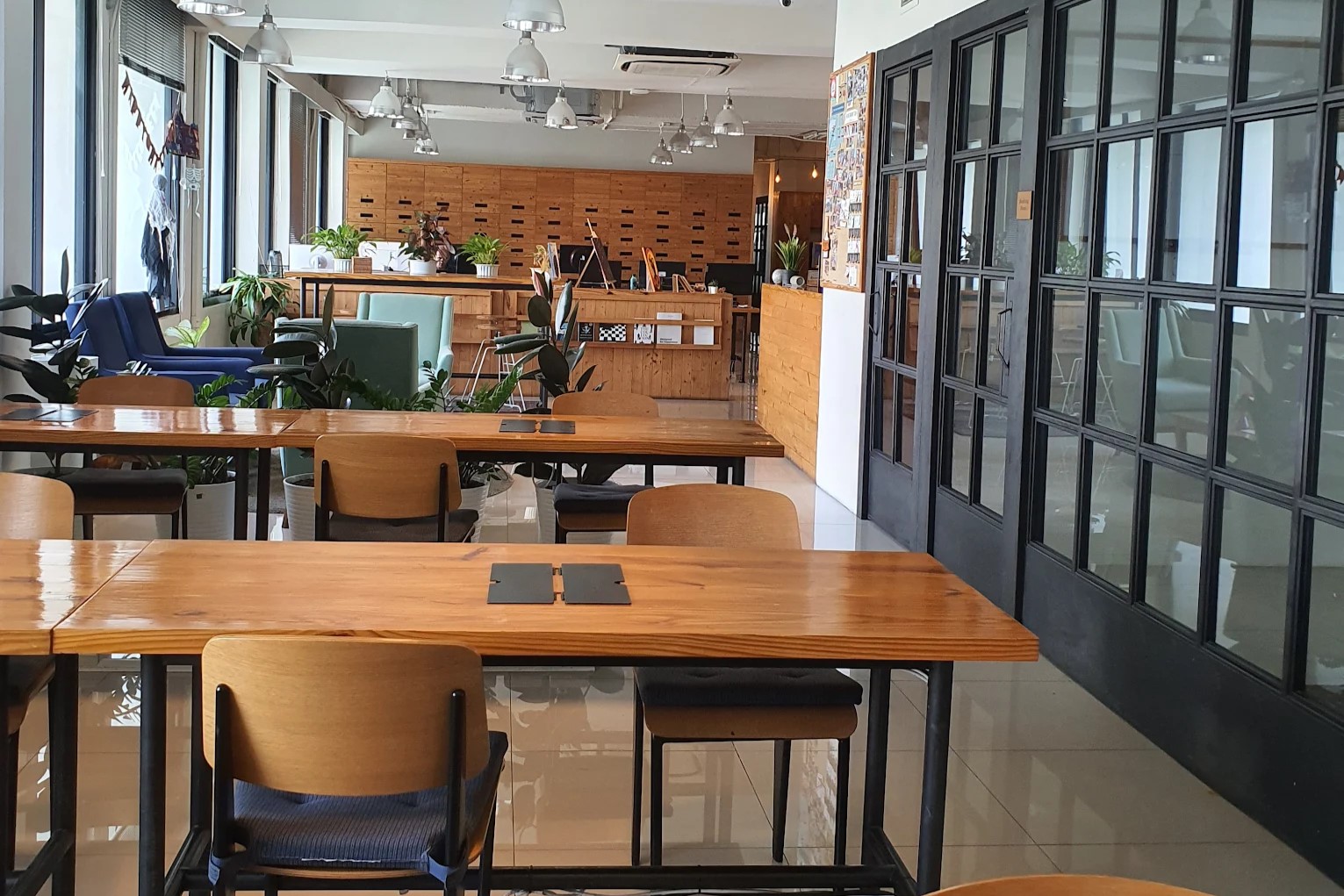 8 Person Private Office