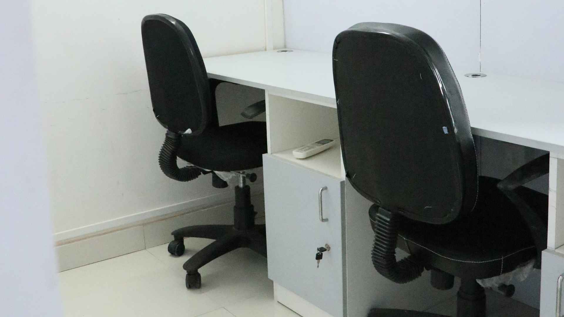5 Person Coworking Desk