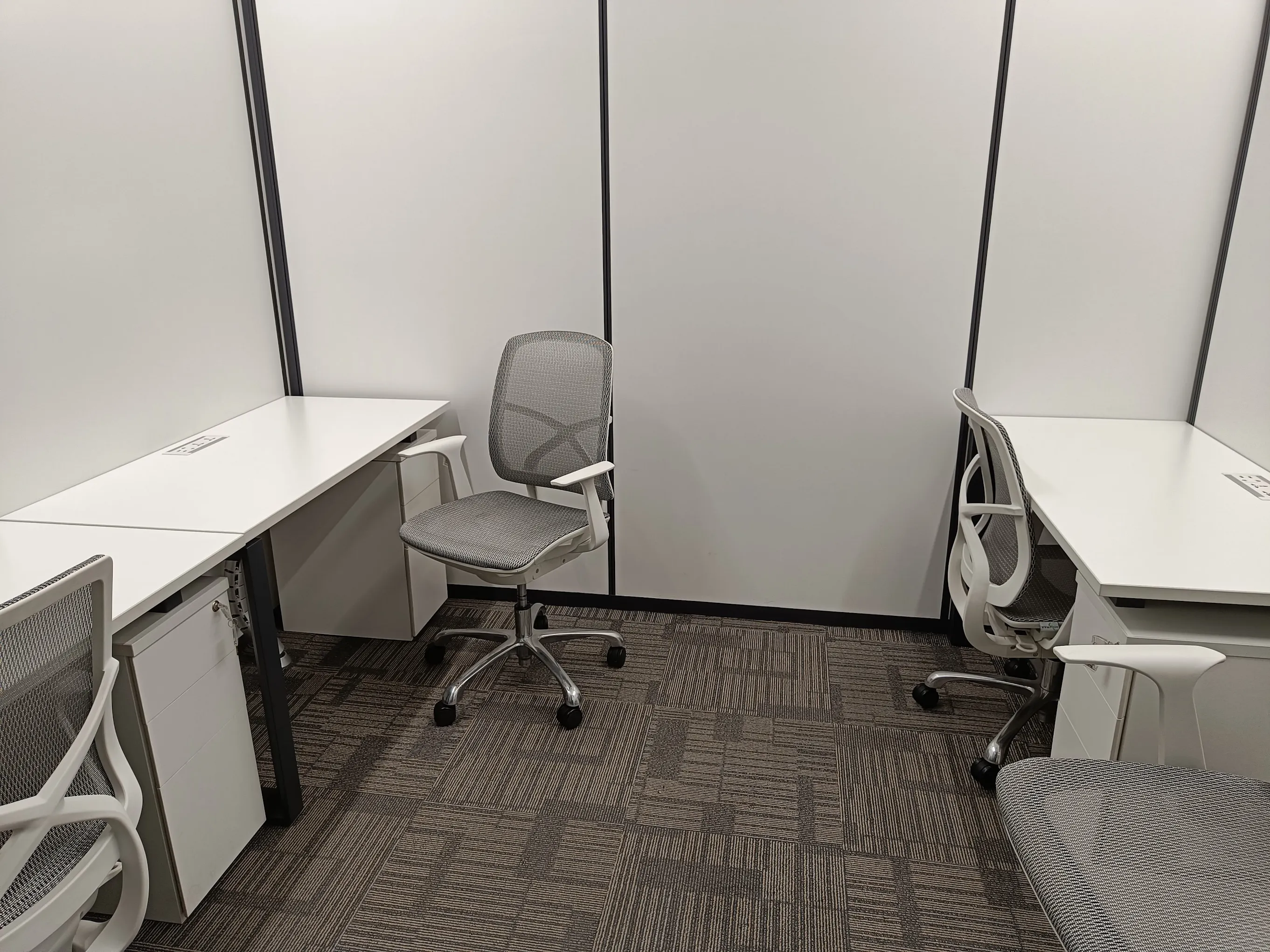 10 Person Coworking Desk