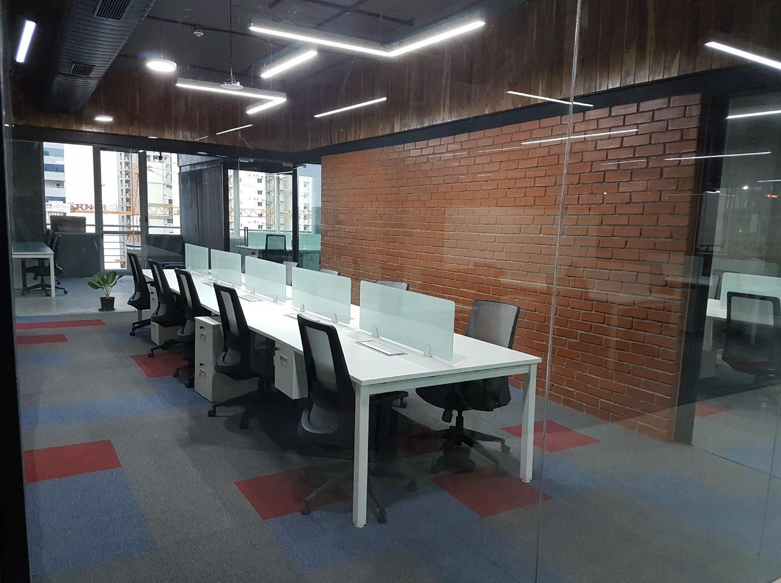 1 Person Coworking Desk