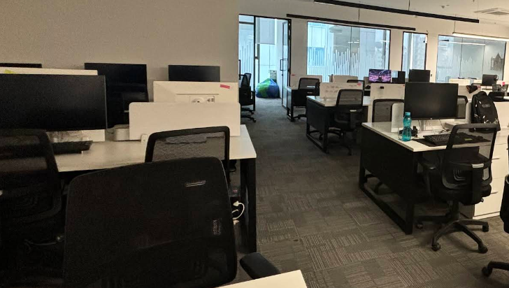 1 Person Coworking Desk