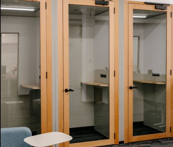 1 Person Coworking Desk