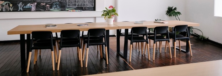 10 Person Coworking Desk