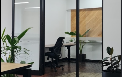 5 Person Coworking Desk