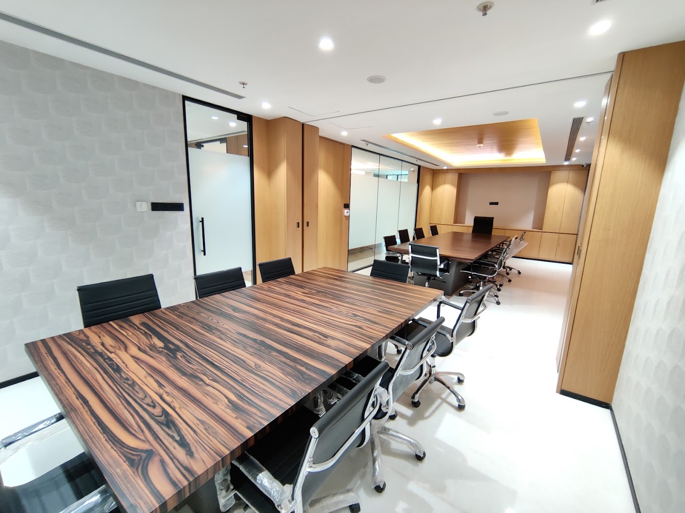 350 Person Private Office at Seawoods Grand Central Plot No R-1 Sector ...